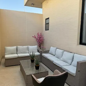  شقة ارضية فاخرة ٣ غرف وصالة دخول ذاتي ٧ المملكة العربية السعودية