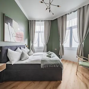 https://hostel-home1-district-twelve-boutique.hotelofvienna.com